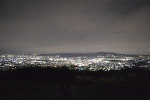 奈良県・若草山で夜景観賞！アクセス方法やオススメのスポットは？