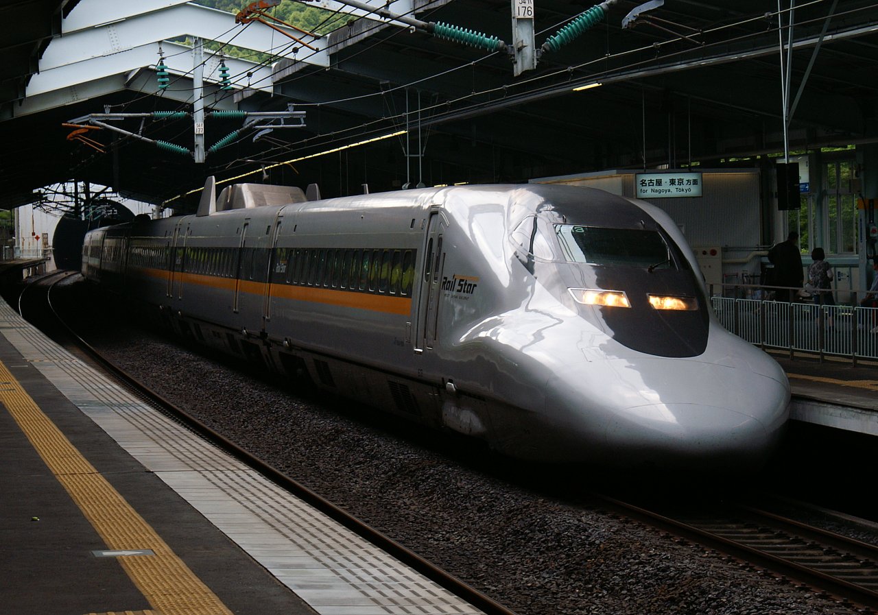 もはや絶滅寸前!山陽新幹線内を走る「ひかり」号のバラエティの多さを改めて徹底解説!