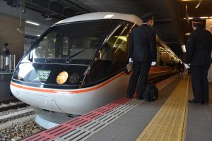 【2016年に廃止】「大阪しなの」のグリーン車に乗って全区間を旅してみた