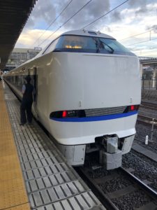 【平日限定】米原から大阪への一番列車・びわこエクスプレス1号のグリーン車に乗ってみる