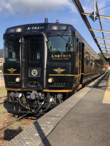 特急「A列車で行こう」に乗って熊本～三角をプチ旅行！雲仙岳も楽しめるオススメの列車！